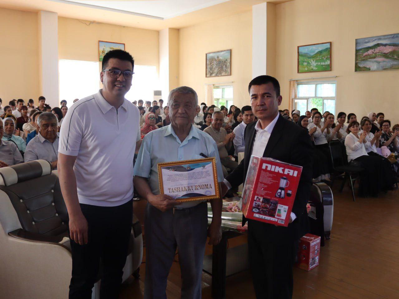 Andijon viloyati madaniyat boshqarmasi tasarrufidagi Andijon ixtisoslashtirilgan san’at maktabida "Uch avlod uchrashuvi” o‘tkazildi.