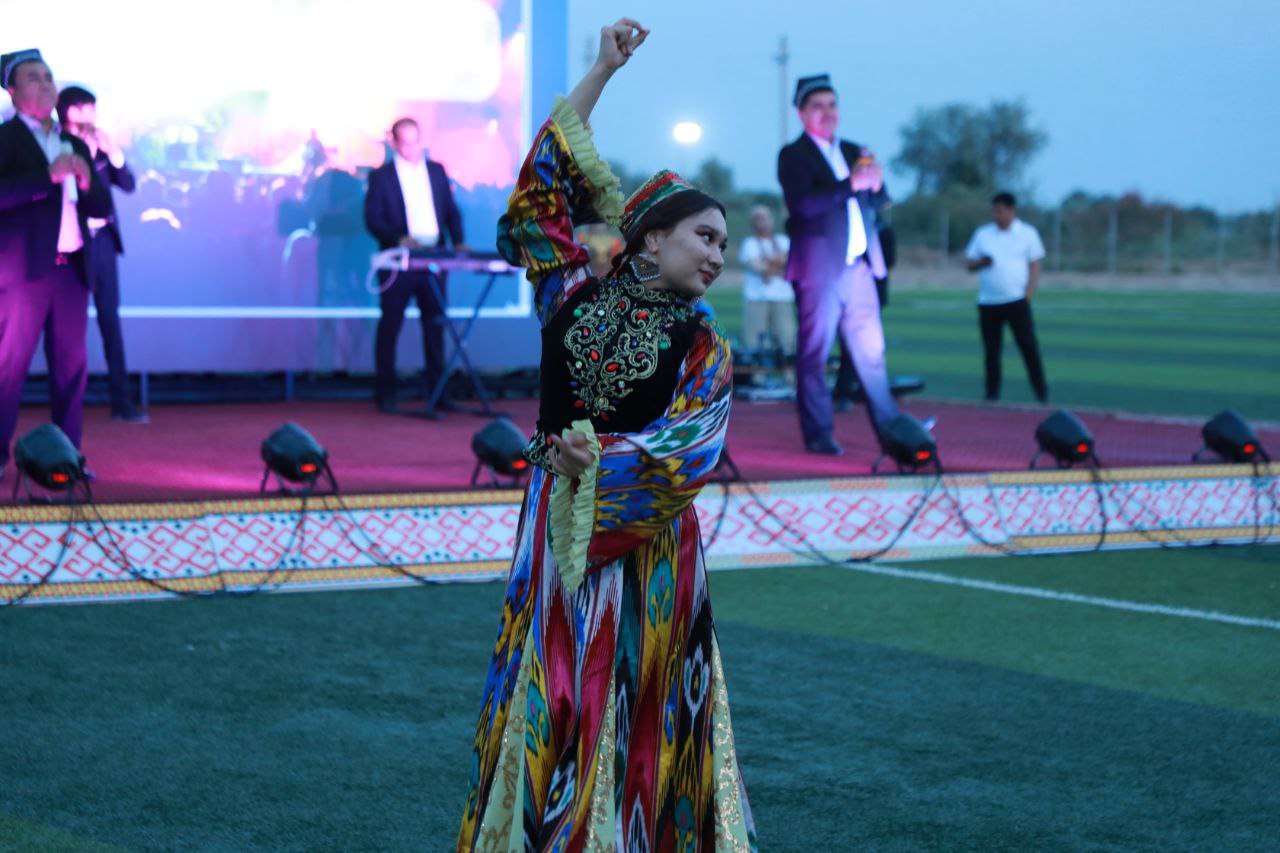 O‘zbekiston davlat filarmoniyasi Andijon viloyat bo‘linmasi xonanda, sozanda va raqqosalari tomonidan sho‘x kuy-qo‘shiq hamda go‘zal raqslardan iborat konsert dasturlari namoyish etildi.
