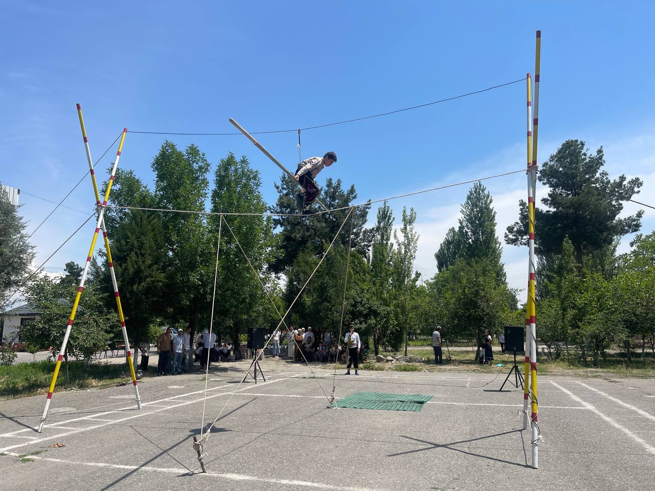 "Dolzarb 90 kunlik"