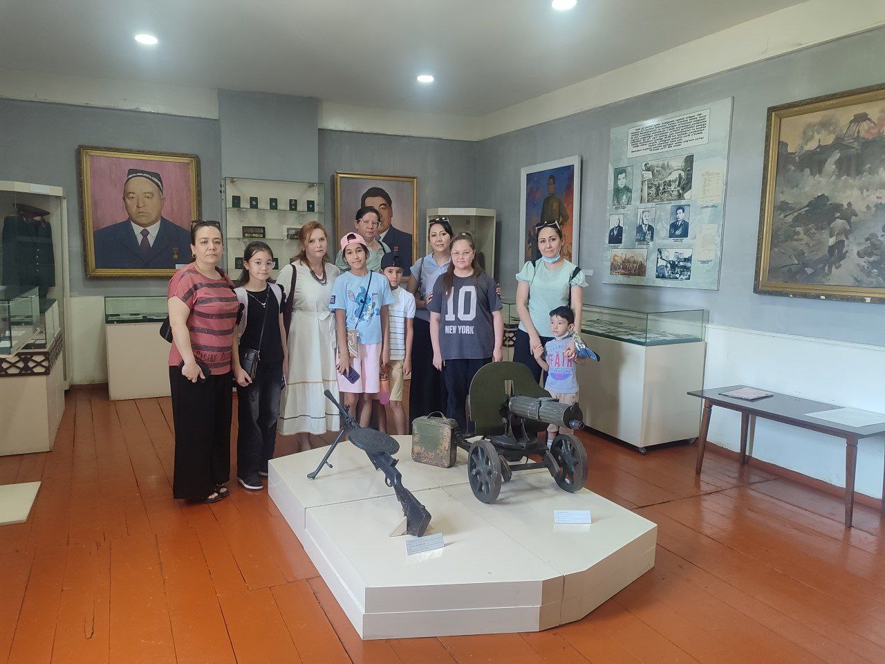 1- son bolalar musiqa va san’at maktabi Andijon shahar muzeyiga tashrif buyurishdi.