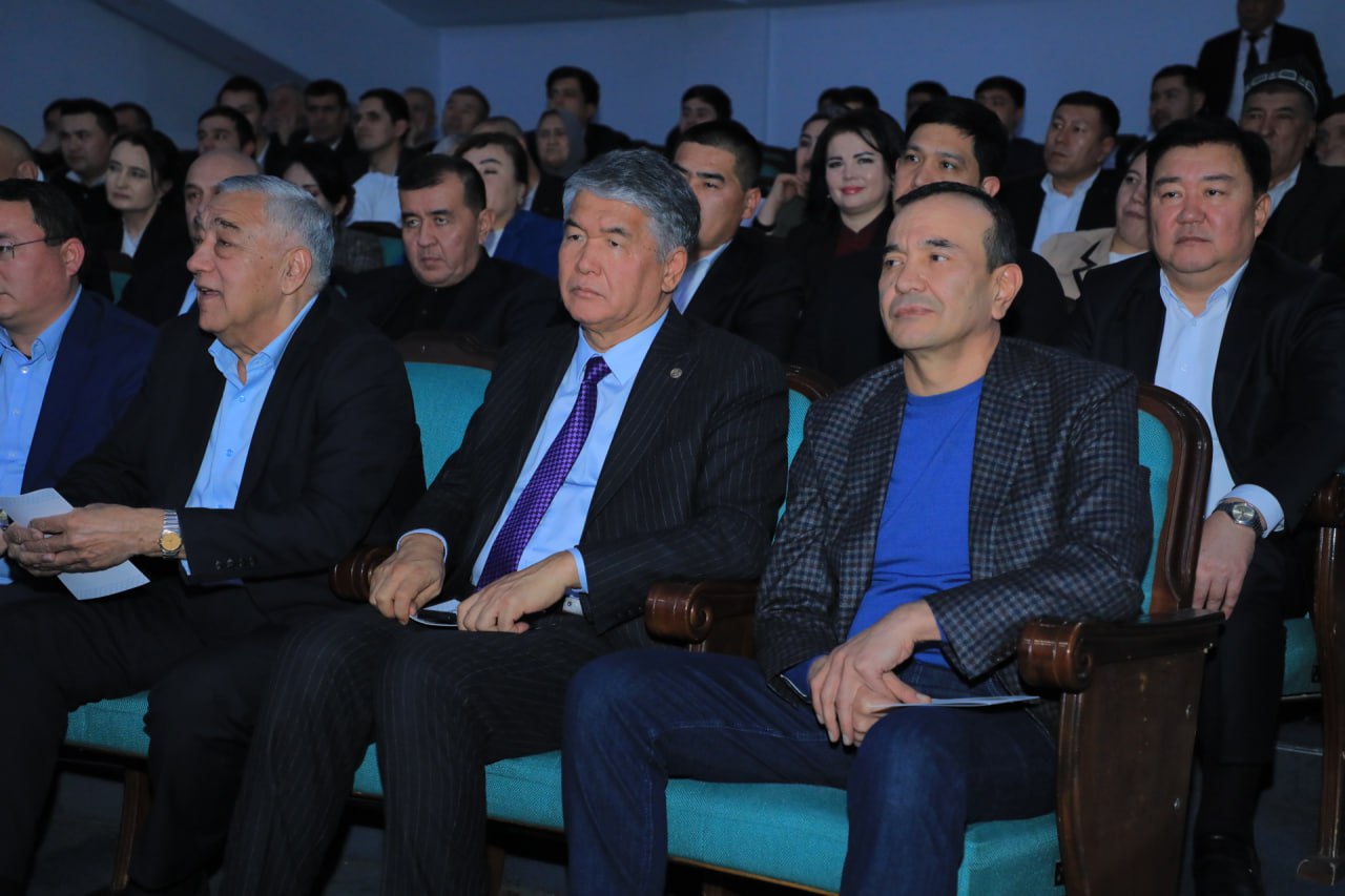 Andijonda Alisher Navoiy tavalludining 585 yilligi va Zahiriddin Muhammad Bobur tavalludining 543 yilligiga bag‘ishlangan “Nazm va navo” nomli adabiy-ma’rifiy kechasi bo'lib o'tdi