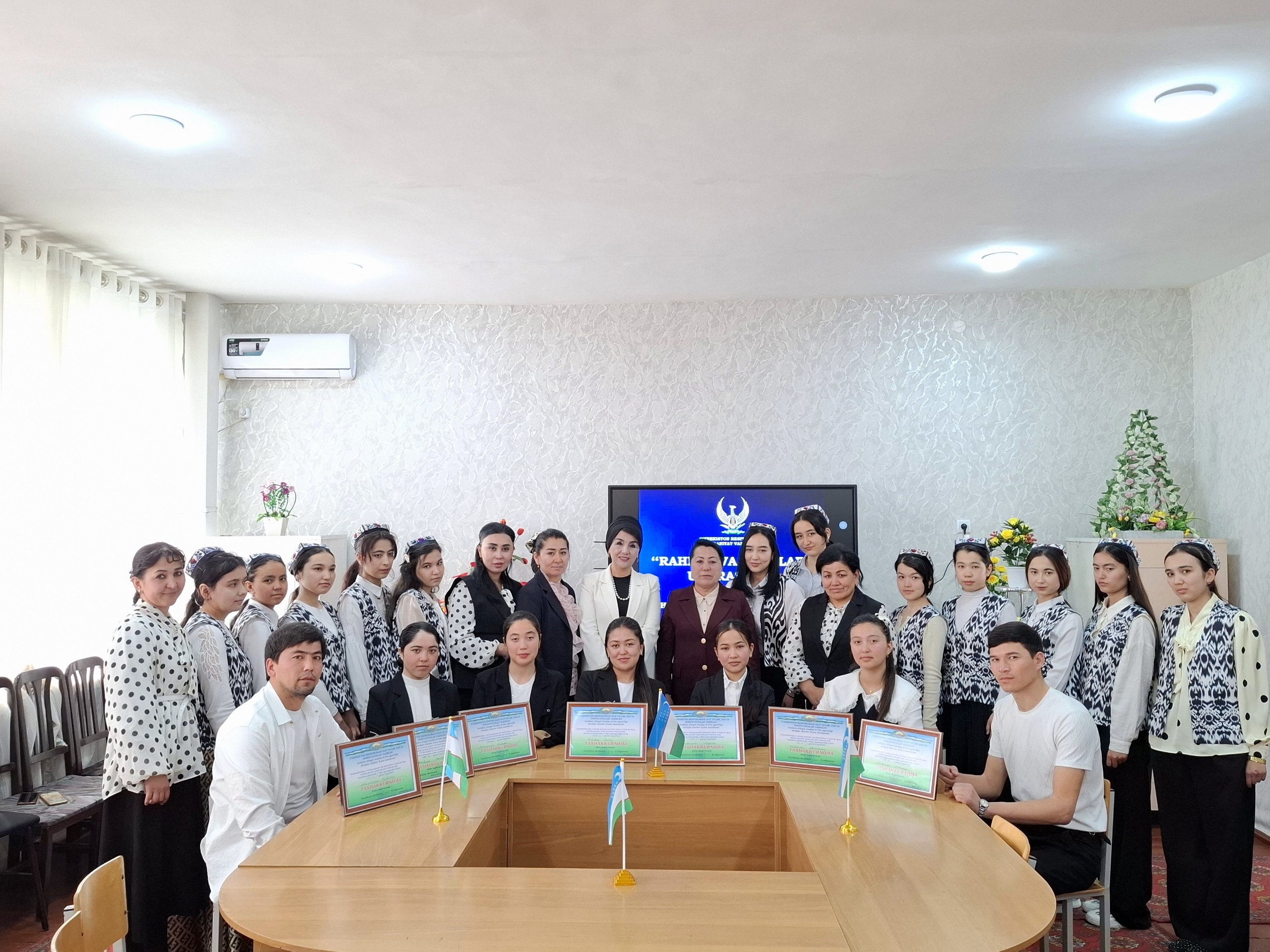 Andijon viloyati Madaniyat boshqarmasi boshlig‘i M. Sattarova tomonidan Andijon shahar 8-sonli texnikumida yoshlar bilan mazmunli uchrashuv tashkil etildi.