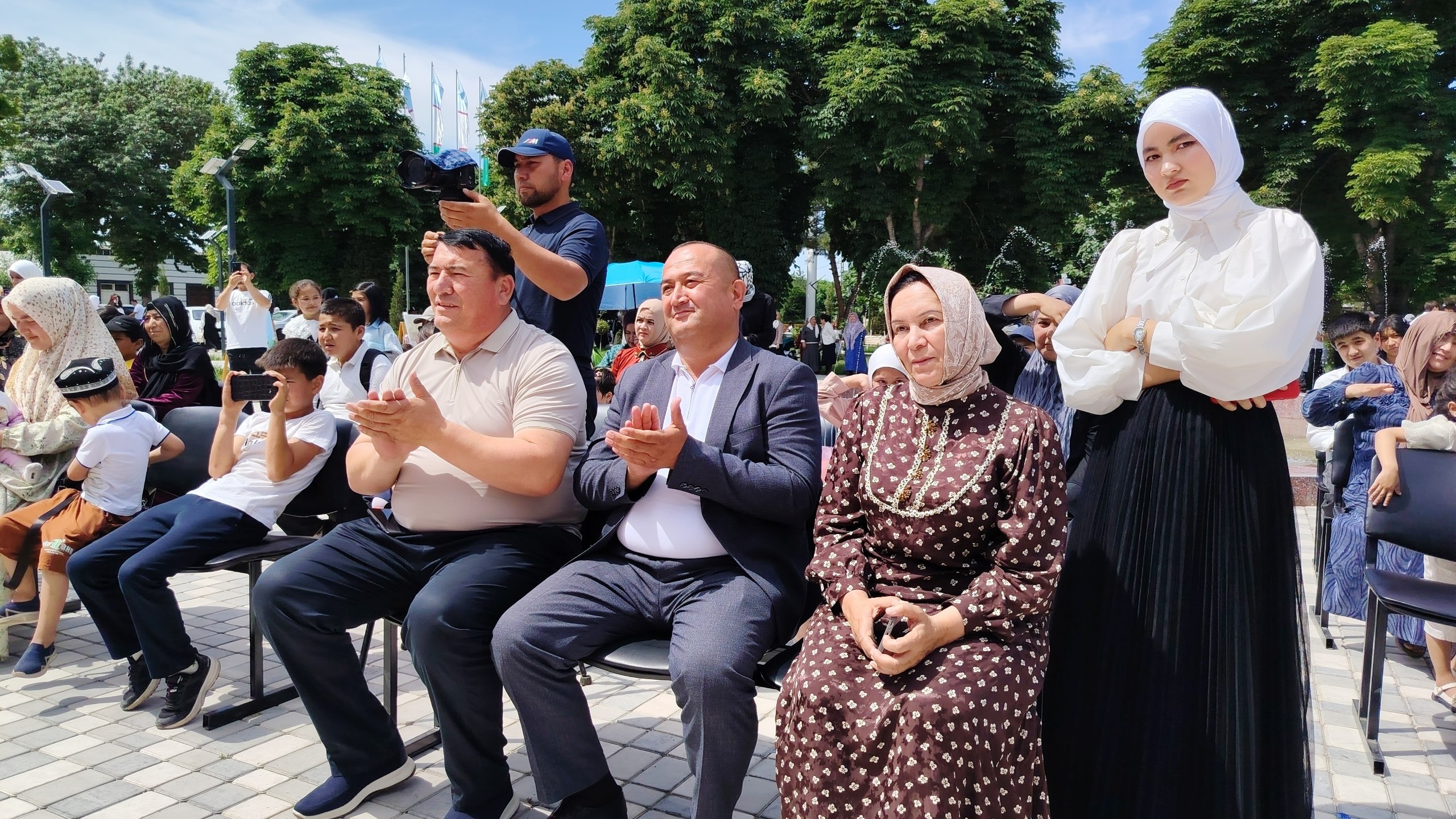“Payshanba – yoshlar kuni” munosabati bilan Qo‘rg‘ontepa tumanidagi 66-sonli “Navo” madaniyat markazi ochiq maydonida keng qamrovli madaniyat va san’at bayrami bo‘lib o‘tdi.